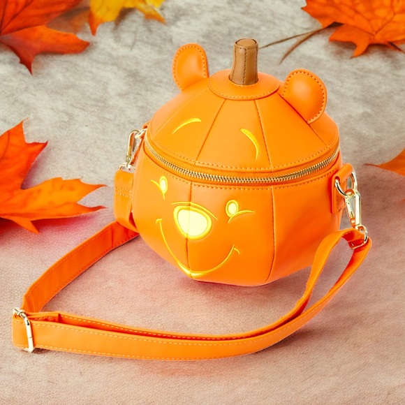 Winnie the Pooh Pumpkin Glow Crossbody Bag - Picture 7 of 8